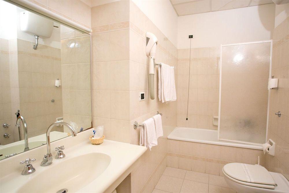 Hotel Villa Delle Rose 오리스타노 외부 사진